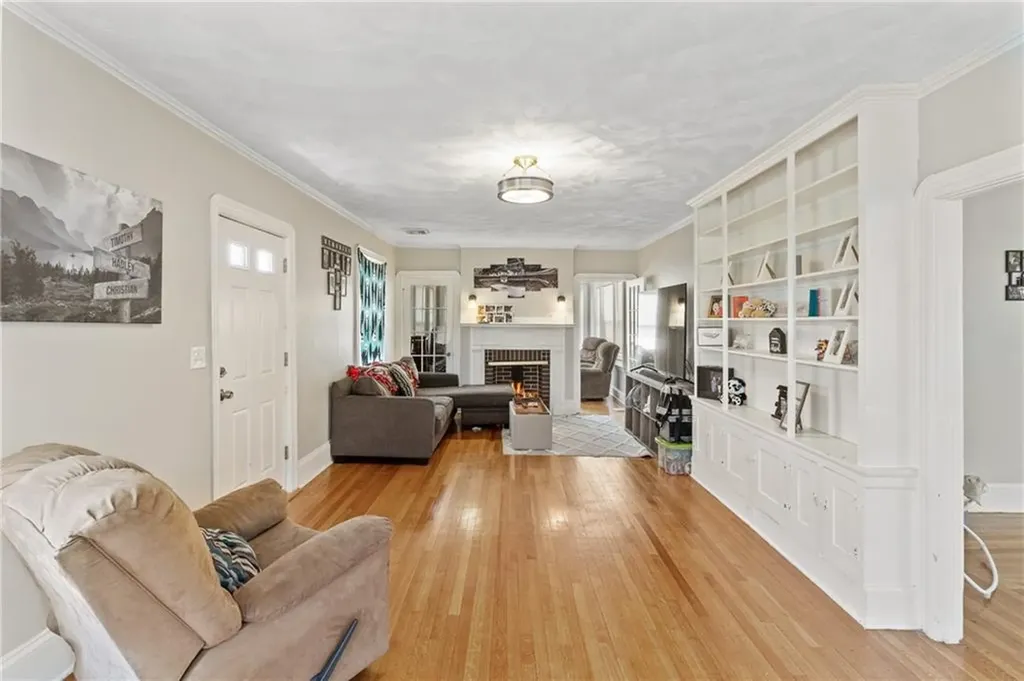 1124 Newport Avenue Pawtucket RI 02861