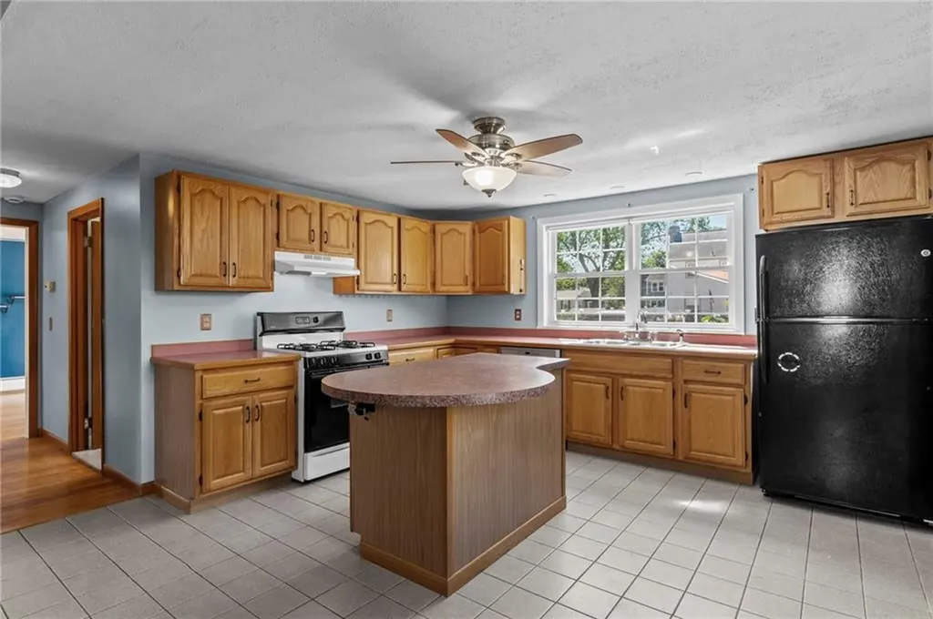 72 Natick Avenue Warwick RI 02886