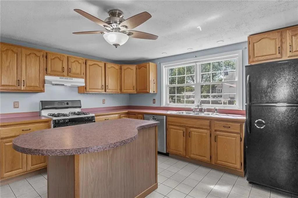 72 Natick Avenue Warwick RI 02886