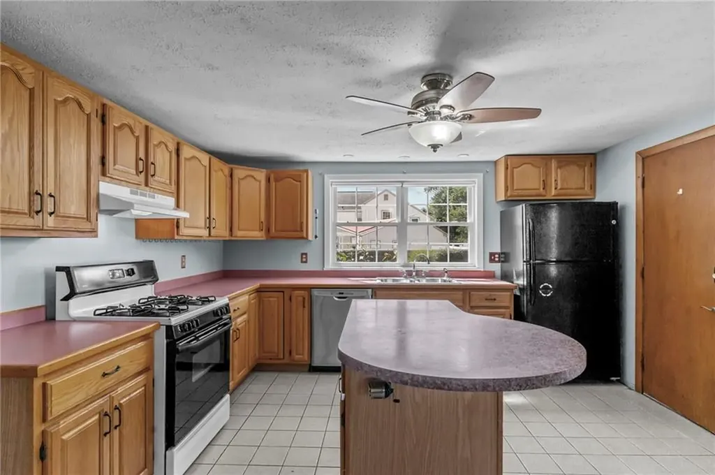 72 Natick Avenue Warwick RI 02886