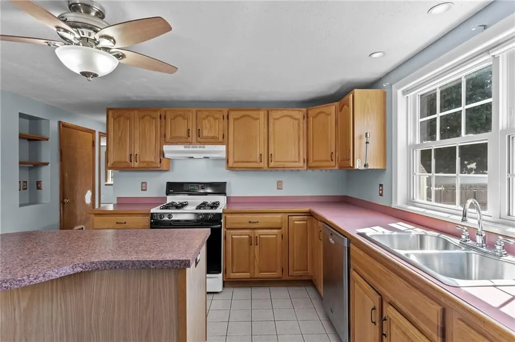72 Natick Avenue Warwick RI 02886