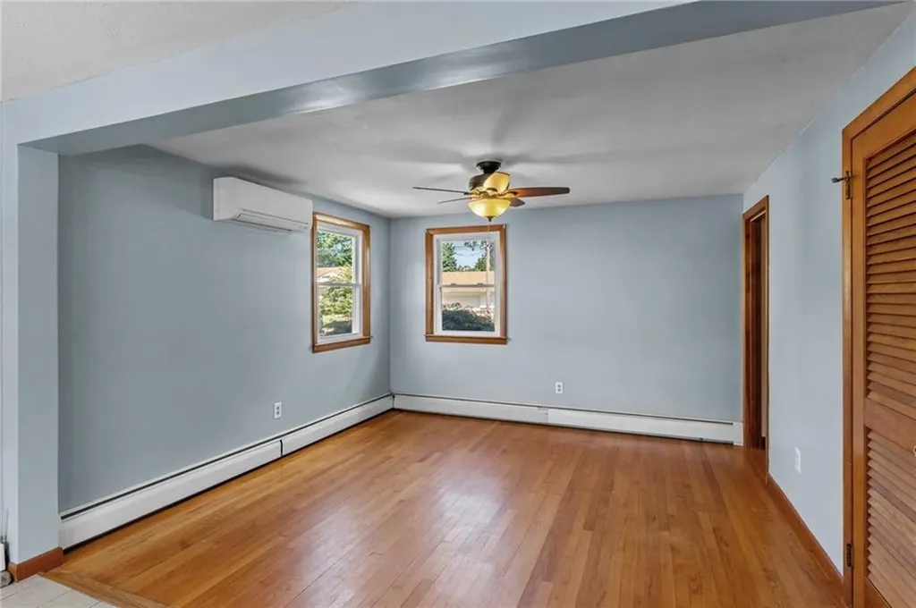 72 Natick Avenue Warwick RI 02886