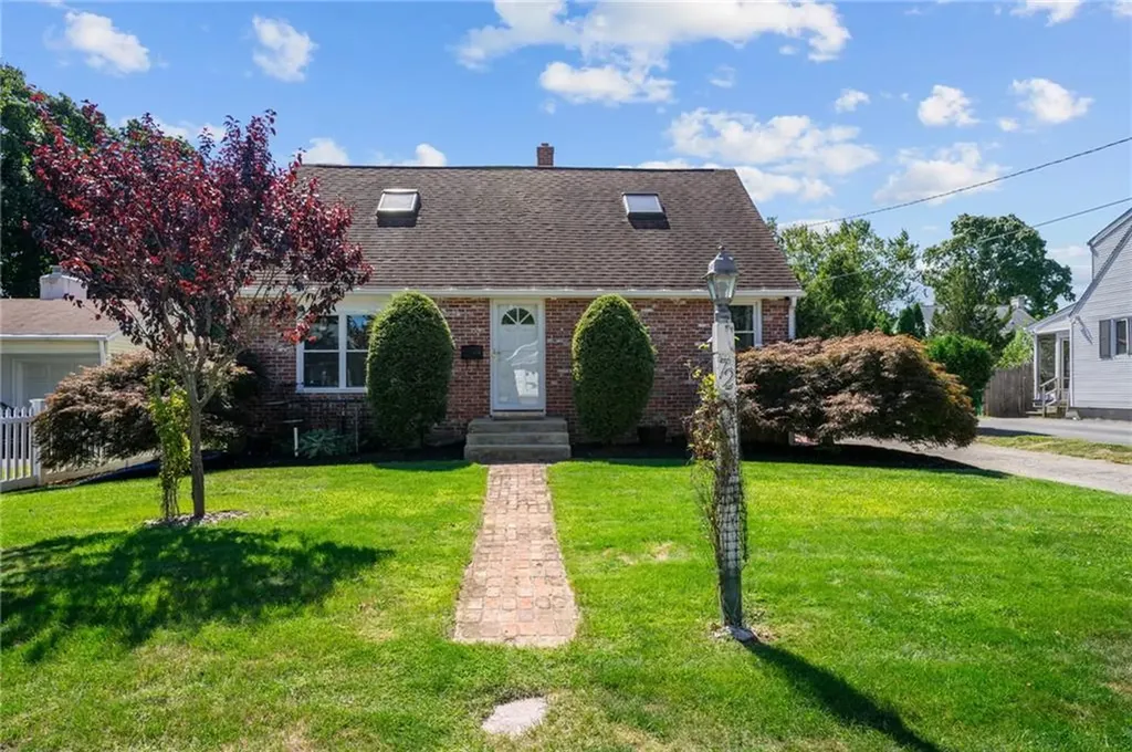 72 Natick Avenue Warwick RI 02886