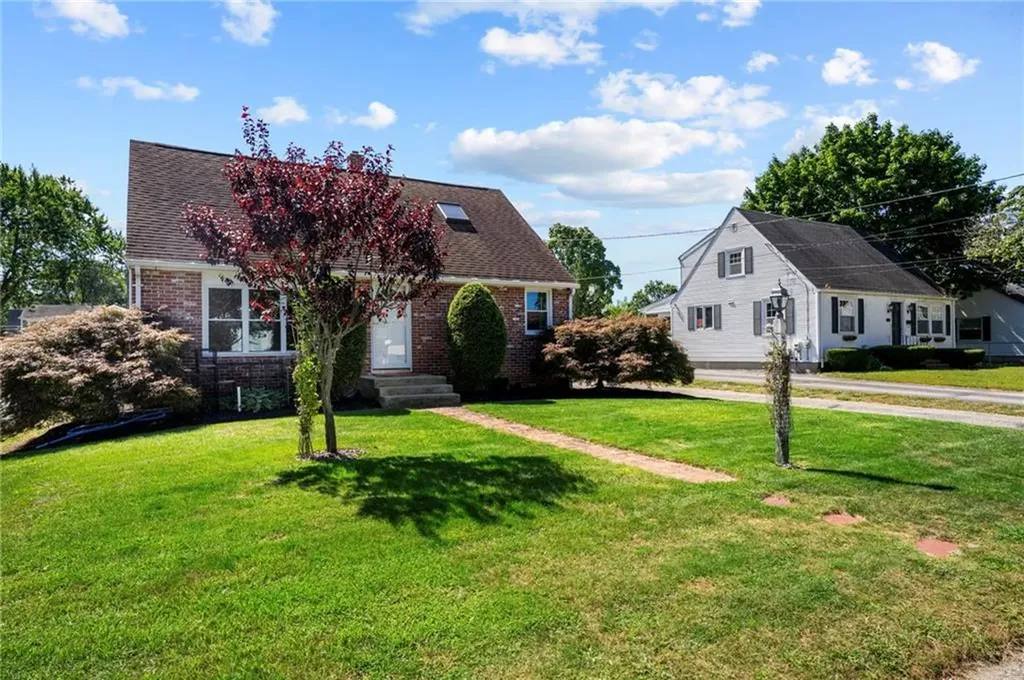 72 Natick Avenue Warwick RI 02886