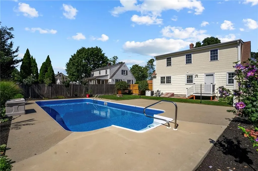 72 Natick Avenue Warwick RI 02886