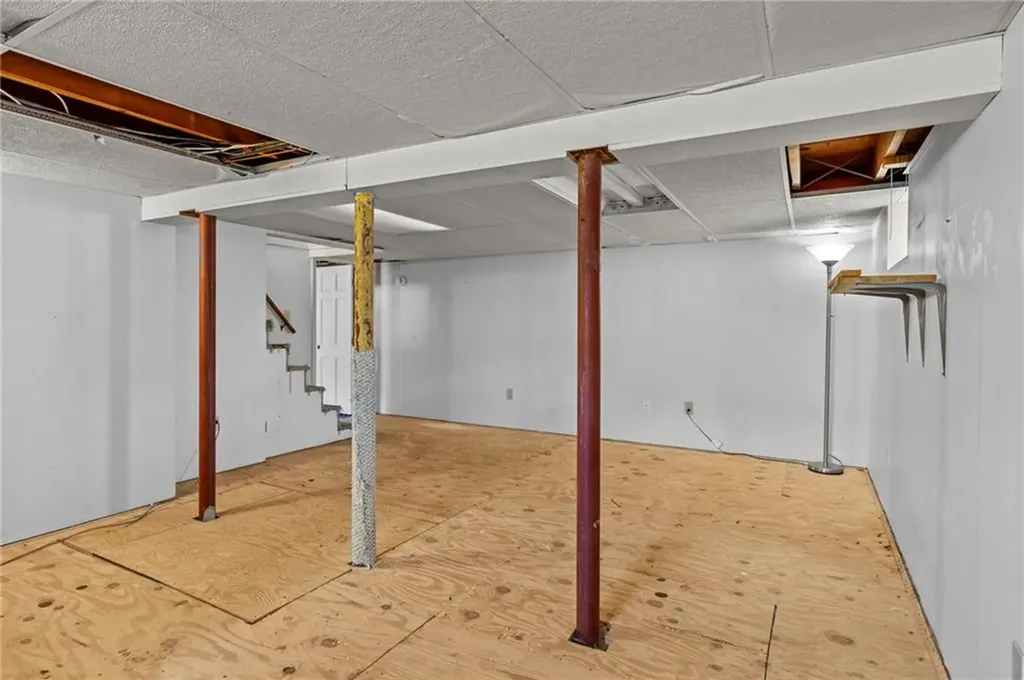 72 Natick Avenue Warwick RI 02886