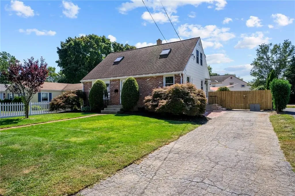 72 Natick Avenue Warwick RI 02886