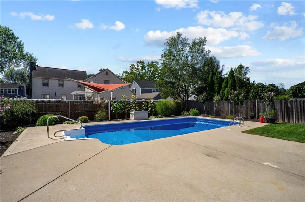 72 Natick Avenue Warwick RI 02886