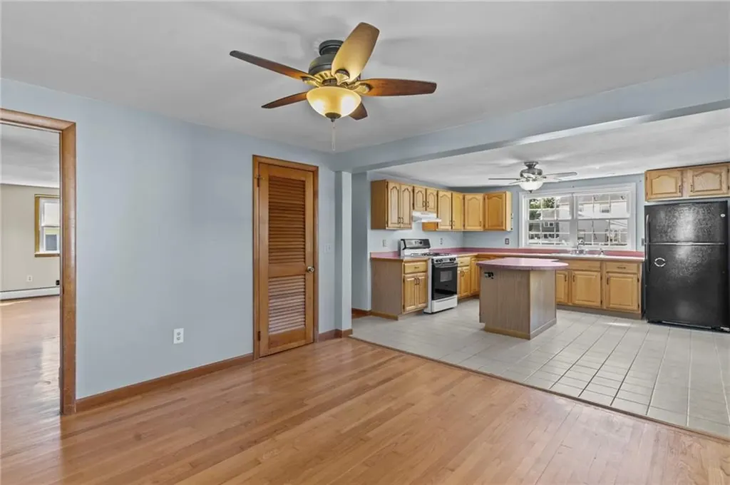 72 Natick Avenue Warwick RI 02886