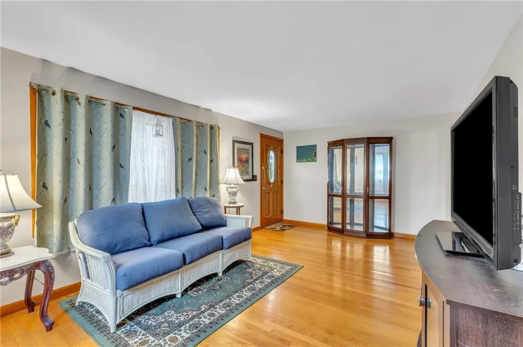 25 Raymond Drive Cumberland RI 02864