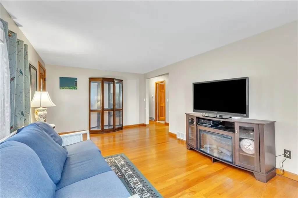 25 Raymond Drive Cumberland RI 02864