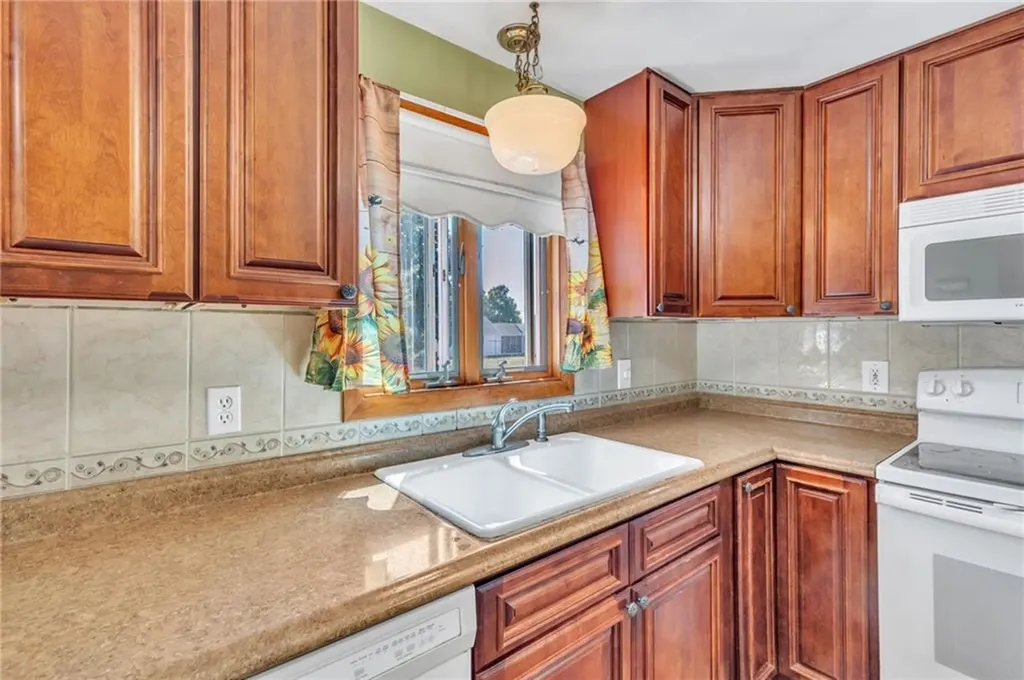 25 Raymond Drive Cumberland RI 02864