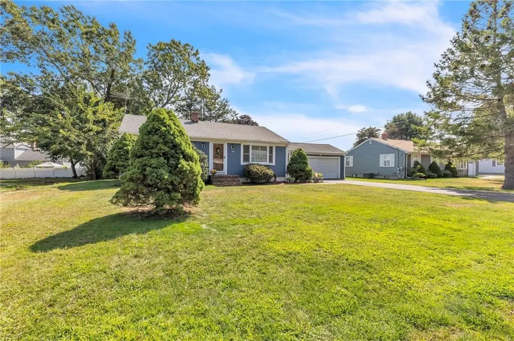 25 Raymond Drive Cumberland RI 02864