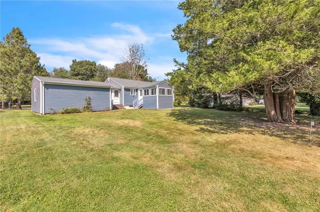 25 Raymond Drive Cumberland RI 02864
