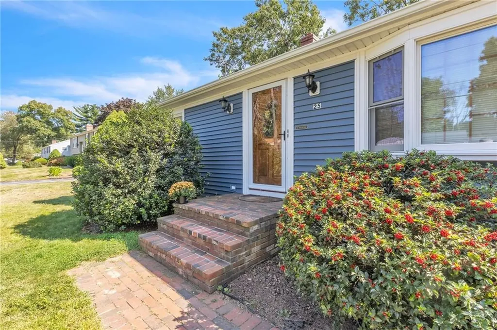 25 Raymond Drive Cumberland RI 02864