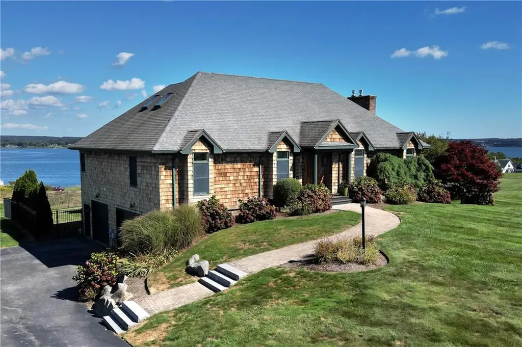 84 East Terrace Portsmouth RI 02871