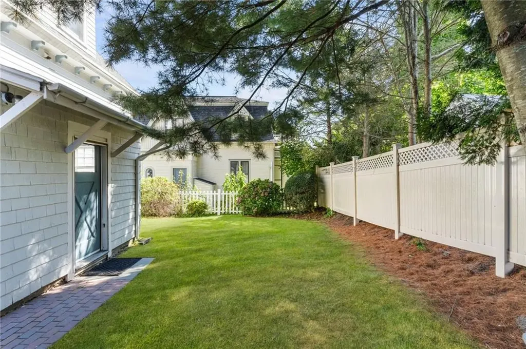 27 Champlin Street Newport RI 02840