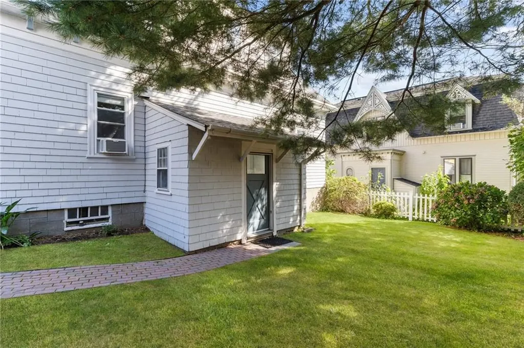 27 Champlin Street Newport RI 02840