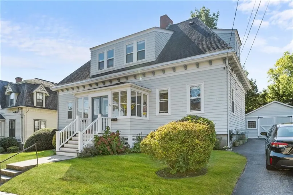 27 Champlin Street Newport RI 02840