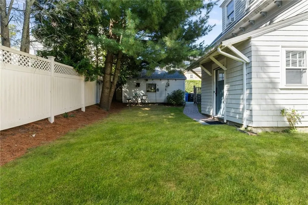 27 Champlin Street Newport RI 02840