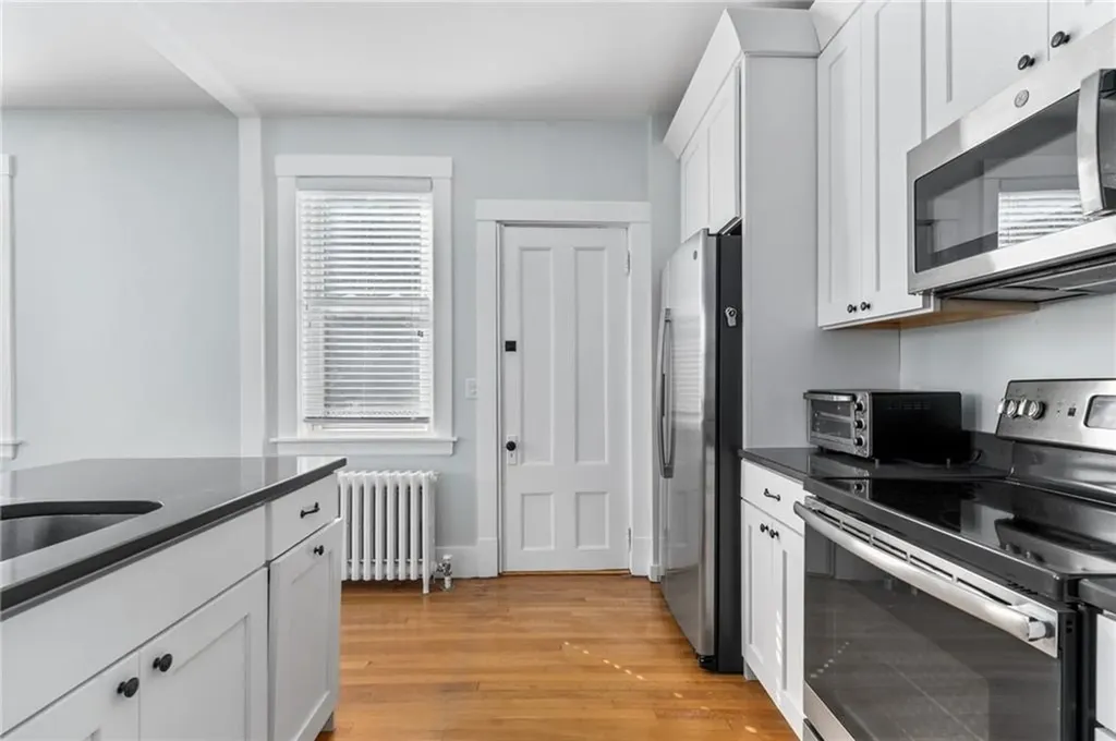 27 Champlin Street Newport RI 02840