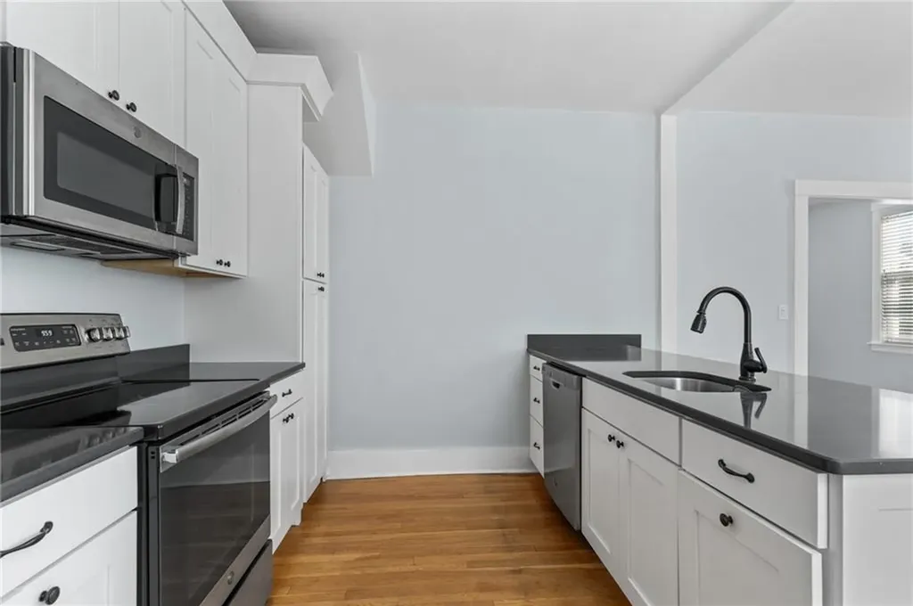 27 Champlin Street Newport RI 02840