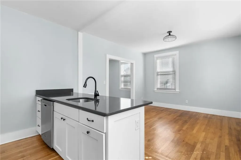27 Champlin Street Newport RI 02840