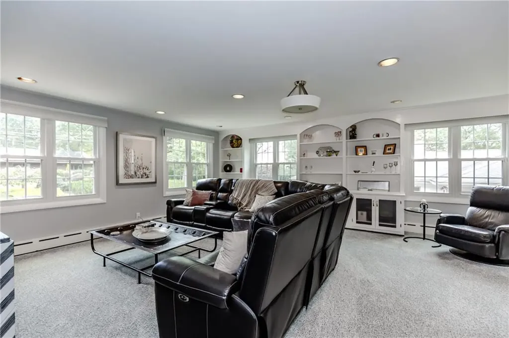 14 Hillsdale Drive Cranston RI 02920