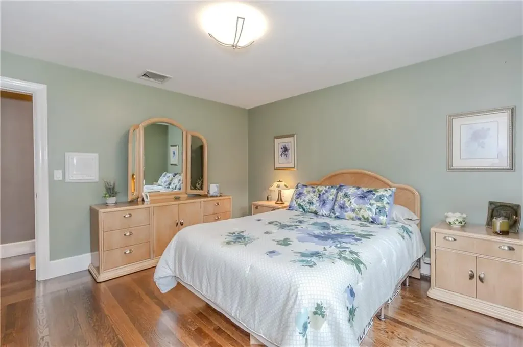 14 Hillsdale Drive Cranston RI 02920
