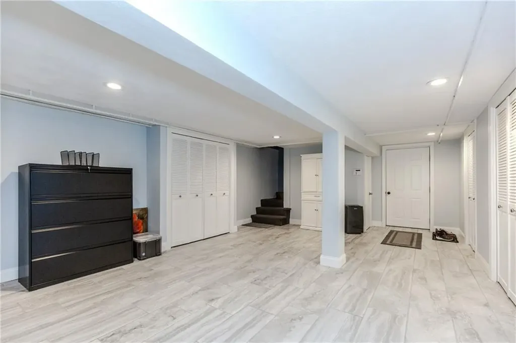 14 Hillsdale Drive Cranston RI 02920