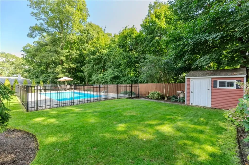 14 Hillsdale Drive Cranston RI 02920