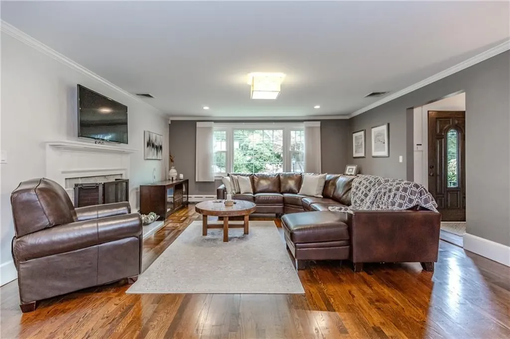 14 Hillsdale Drive Cranston RI 02920
