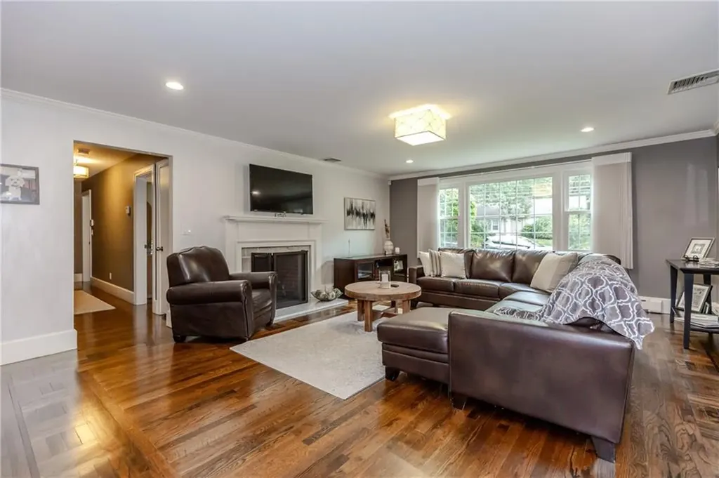 14 Hillsdale Drive Cranston RI 02920