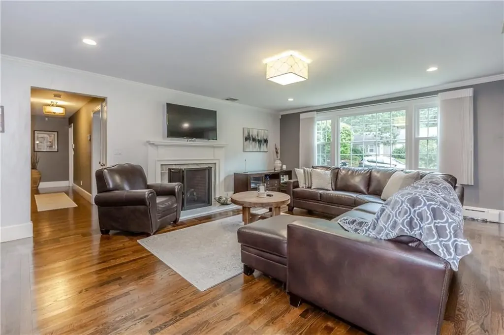 14 Hillsdale Drive Cranston RI 02920