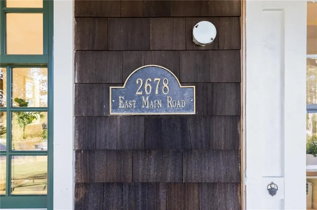 2678 E Main Road Portsmouth RI 02871