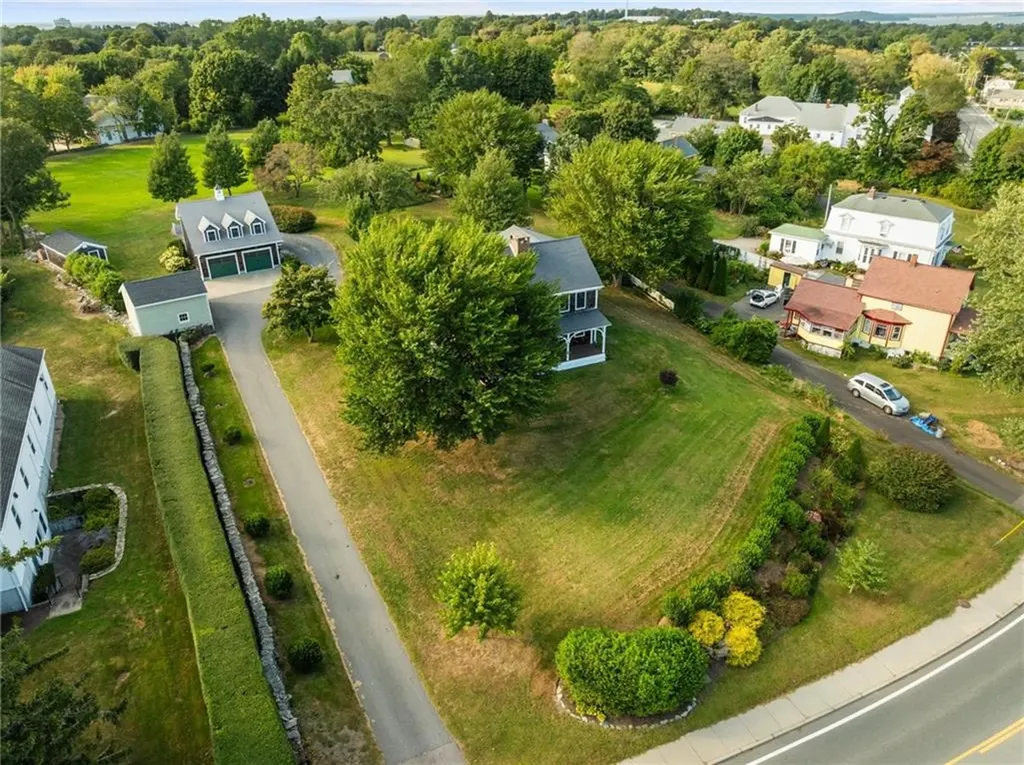 2678 E Main Road Portsmouth RI 02871
