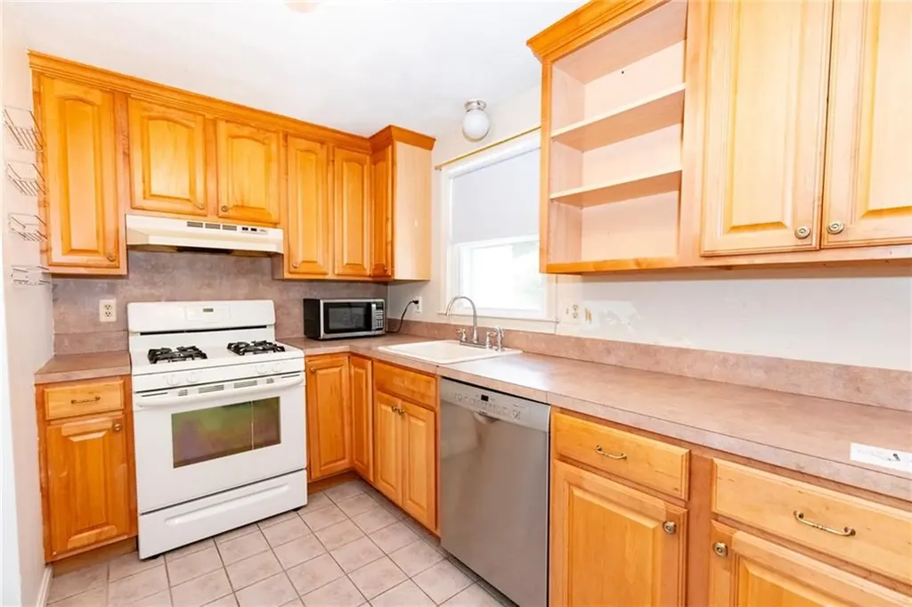3 Black Walnut Drive Coventry RI 02816