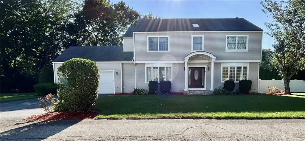 2 Meadow Circle Barrington RI 02806