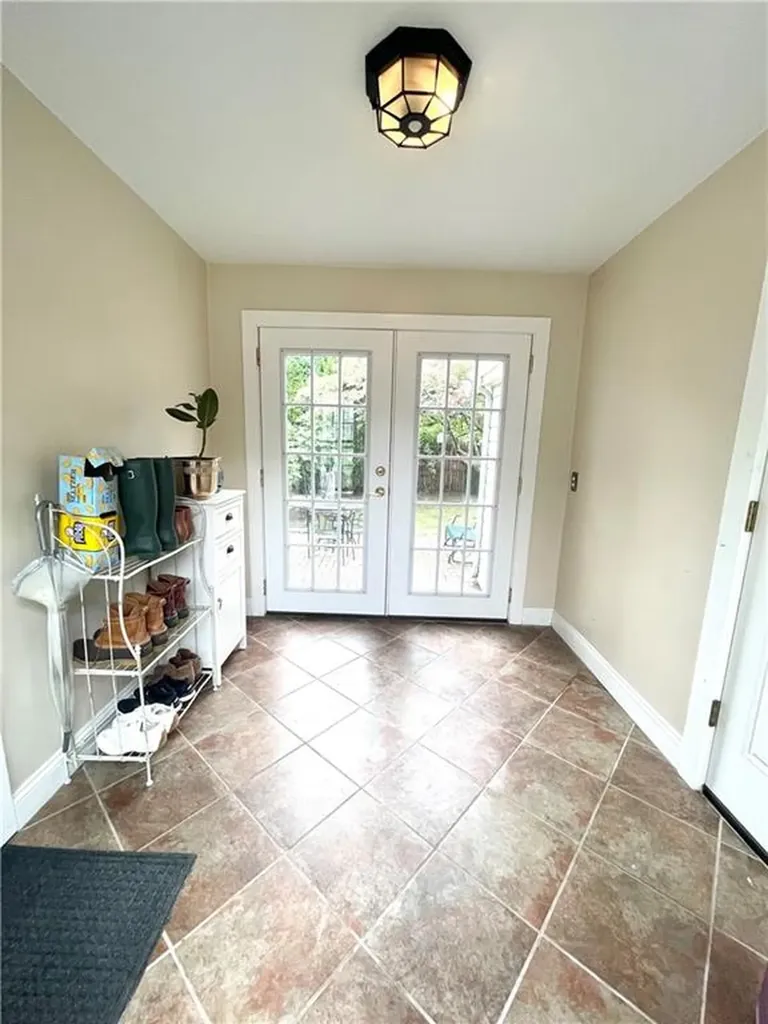 54 River Avenue West Warwick RI 02893
