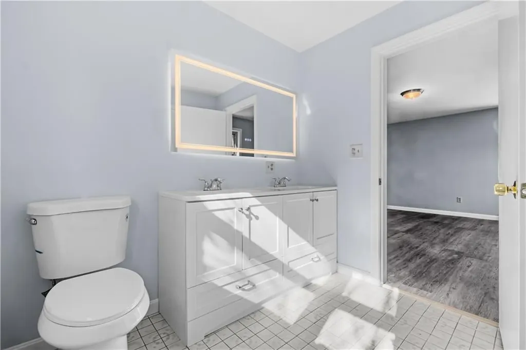 79 Roger Williams Court Portsmouth RI 02871