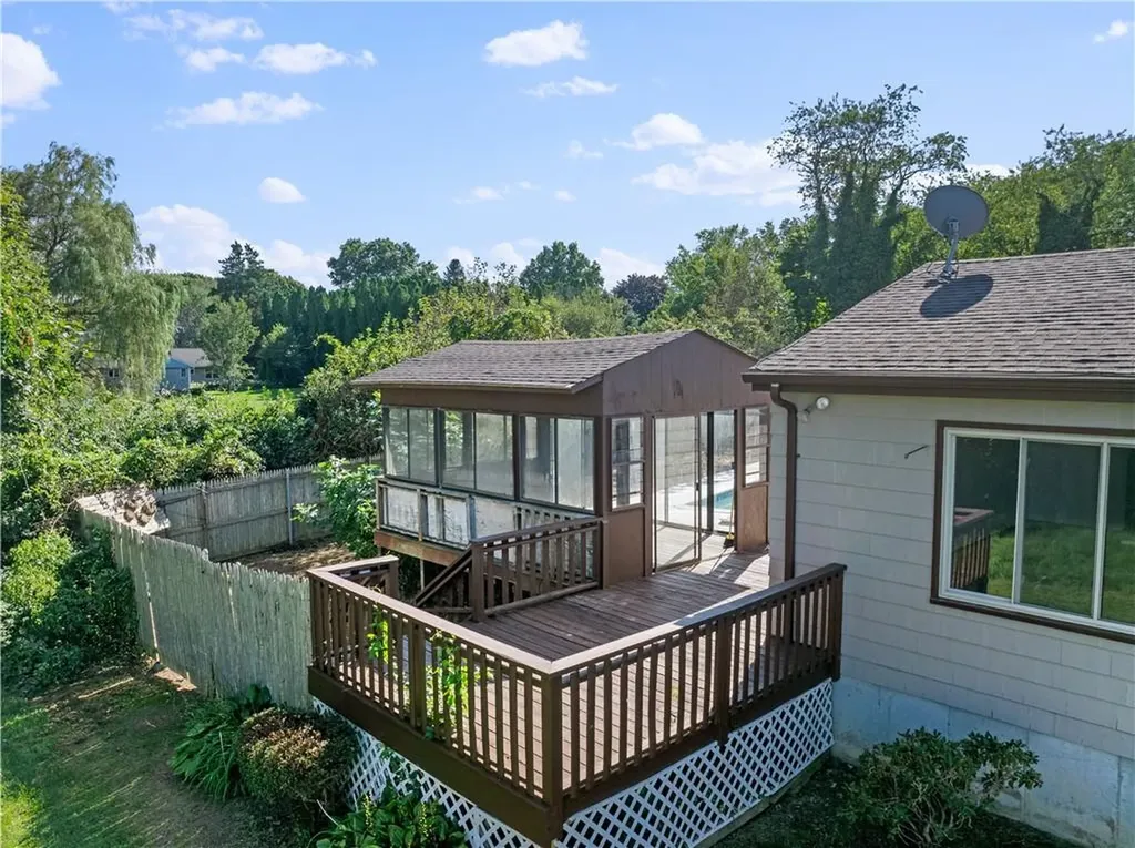 79 Roger Williams Court Portsmouth RI 02871