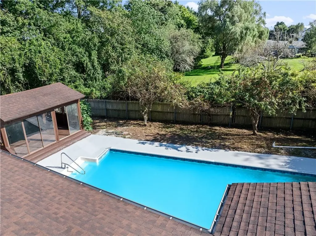 79 Roger Williams Court Portsmouth RI 02871
