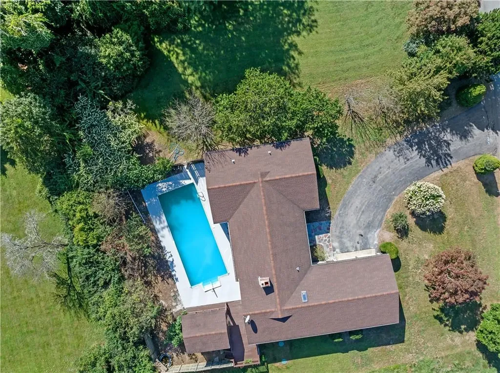 79 Roger Williams Court Portsmouth RI 02871