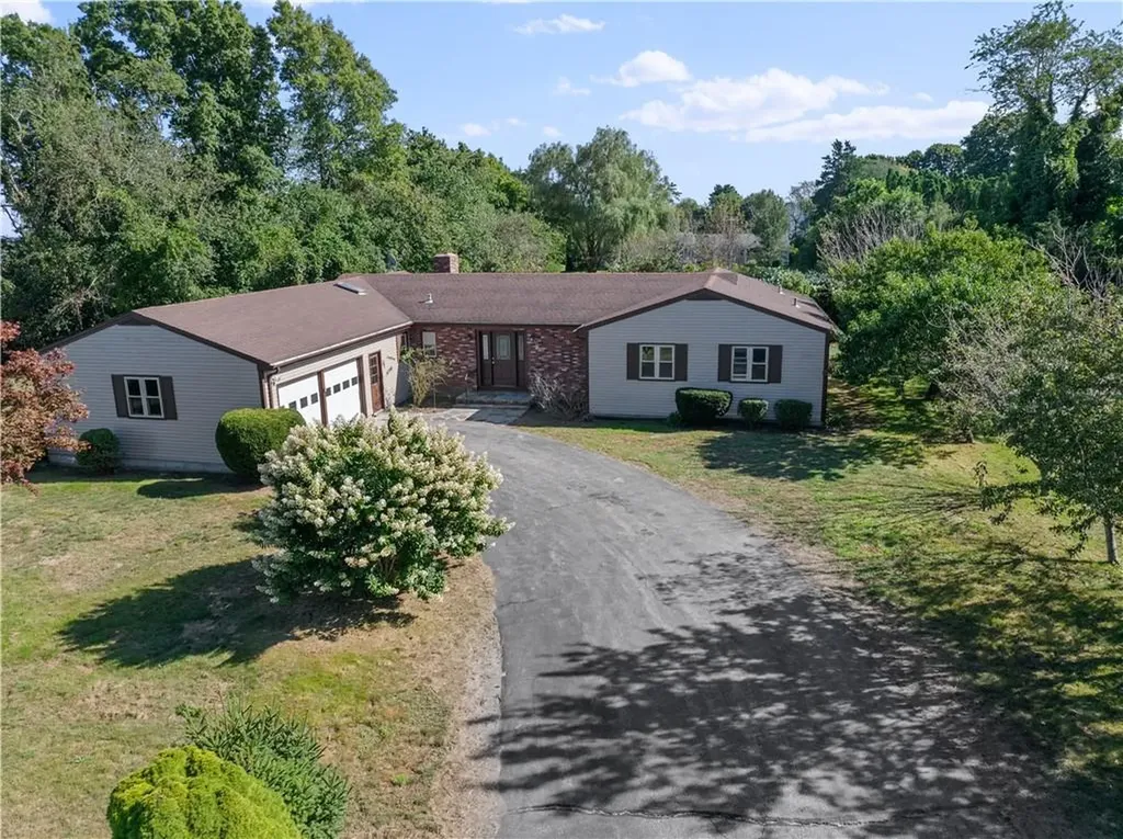 79 Roger Williams Court Portsmouth RI 02871
