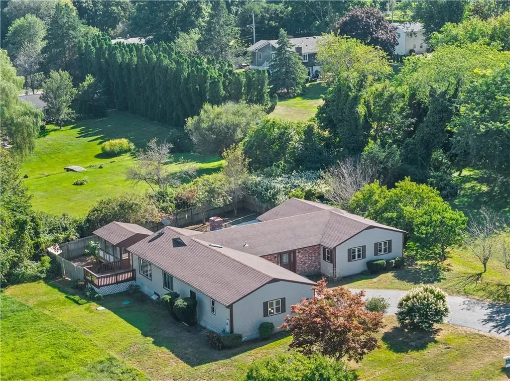 79 Roger Williams Court Portsmouth RI 02871
