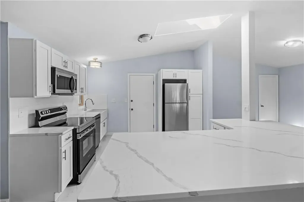 79 Roger Williams Court Portsmouth RI 02871