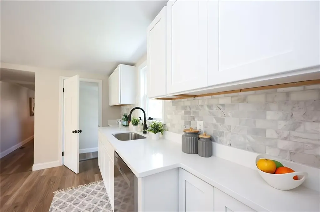20 Wood Street Warren RI 02885
