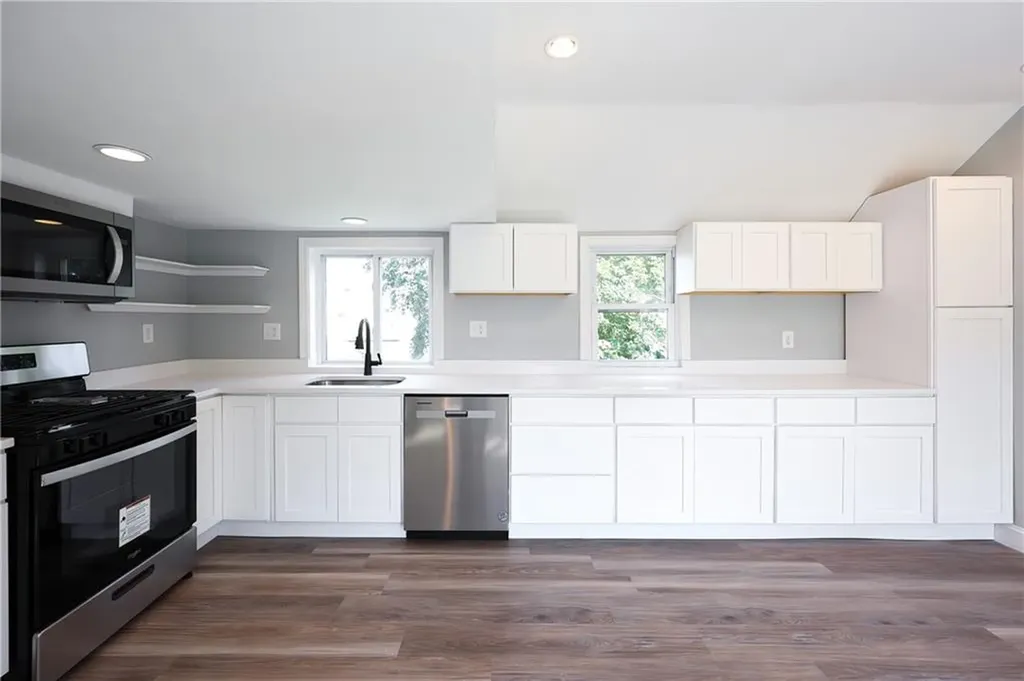 20 Wood Street Warren RI 02885