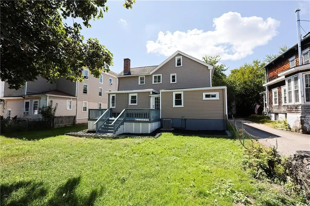 20 Wood Street Warren RI 02885