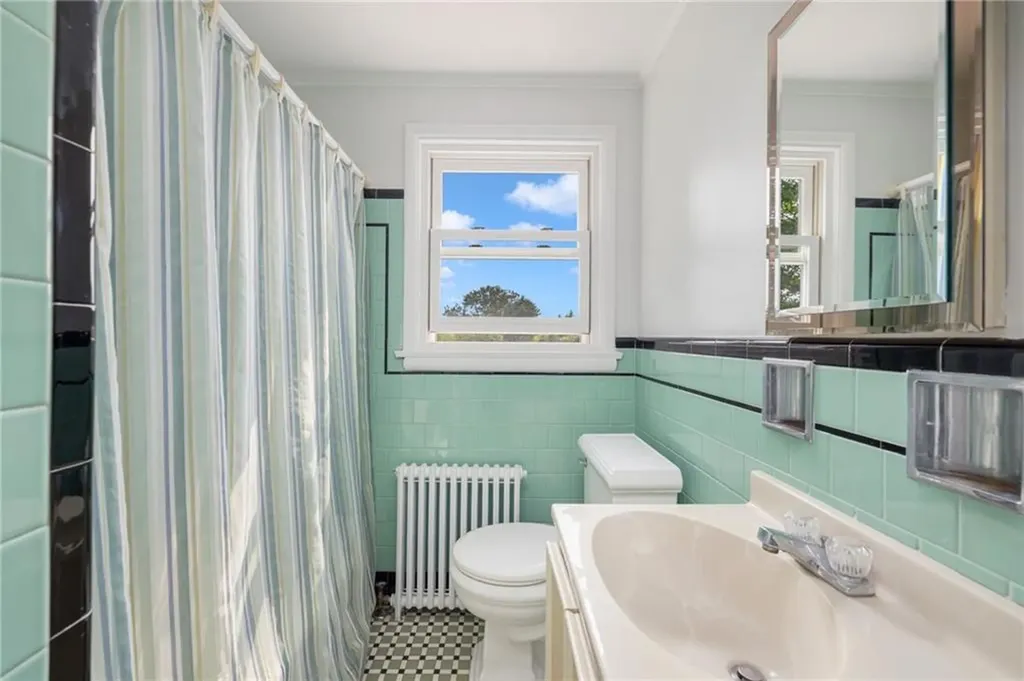 331 Third Beach Road Middletown RI 02842